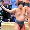 尾上親方のおいの幕下・竜翔　ざんばら髪に初びんづけ油で連勝　熊本出身で「空気がおいしい」