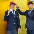 【広島】ドラ２亜大・斉藤汰直が仮契約　地道な努力でメンタル強化　広島亜大の２位は縁起がいい