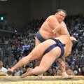 玉鷲、発生率０・０２％の珍手「首ひねり」で３勝目