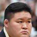 異例の事態　勝ち名乗りを受けた後に勝敗が変更　元豪栄道の武隈親方が「ナイスプレー」