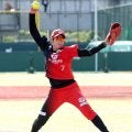 トヨタが３連覇達成　先制打の石川恭子「まさか」ＭＶＰ　ビックカメラ高崎・上野由岐子は４失点５回途中で力尽きる