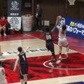 豪快！202センチの体躯が宙を舞う　帝京長岡の1年生留学生の豪快ダンクにアリーナどよめき