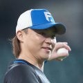 【日本ハム】山崎福也〝どん兵衛〟色コーデにきつね耳　女性ファン悲鳴　郡司裕也は「耳が…」