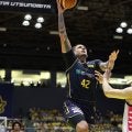 宇都宮が秋田との接戦を制して東地区首位に…フォトゥ19得点、復帰の小川敦也も攻守に躍動