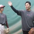 田中将大、チーム最年長となるも「あがけるだけあがきたい」　中学生投手へ本格指導で熱意伝える
