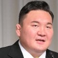 元横綱白鵬　小泉純一郎元首相と会合「勉強になりました」８３歳元首相の近影に「すっかりおじいちゃんに」「目がアザになってる？」
