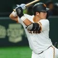 異国で無双する巨人19歳「なんで入んだよ」　軽々フェンス奥まで…SNS騒然「岡本の後釜」