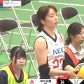 女子バレー、縦に“ストン”と落ちる強烈サーブに相手がお見合い 見事なノータッチエースに公式Xも反応