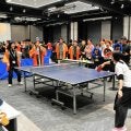 福岡・天神のワンビルで入居企業の卓球大会　会社の壁越え交流