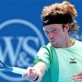  世界16位 人道貢献賞を受賞 