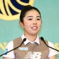 「カメラマン美夢有誕生」山下美夢有、ベージュのトレンチコート姿で「人生初」報告