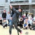 広島入団の神村学園伊賀・西川選手、市役所や母校訪問