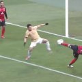 どうなってるの？39歳元日本代表FW、自身の引退試合でアクロバティックなボレーシュート「あの体勢から打つのかよ」「普通にすごい」現役さながらのゴールにファン歓喜