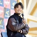 阪神・伊藤将　Ｇカラー新グラブでＧキラー！Ｖ旅行参加せず早め始動「しっかり準備」来季１５勝狙う