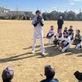 阪神“虎のさだまさし”がマリナーズ特任コーチ福田氏と野球教室