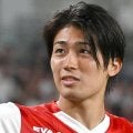 サッカー日本代表　中村敬斗の私服ショットに反響「射抜かれました」「オーラ半端ない」「おしゃれだしカッコイイ」