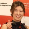 美女ゴルファーの左手首にキラリ高級腕時計　「ゴルフウェアとフォーマルな装いの印象の違いにびっくり」　地元神戸の老舗時計・宝飾店が投稿