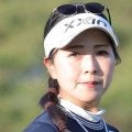 今季限りで引退の前中日外野手に高１で同じクラスの女子ゴルファーが労い「最大のお疲れさまを贈ります！」　２人で飾った地元紙のスポーツ面も投稿