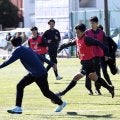 【高校サッカー】創部100周年のスタート！藤枝東初蹴りにOB中山雅史氏ら「今年こそ全国」植松監督