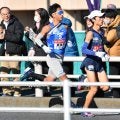 【箱根駅伝】東洋大、継続最長の２１年連続シード権が大ピンチ…　８区１５位でタスキリレー、１０位と２分３５秒差