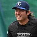 今井達也投手がヒューストンで大歓声に応える　ＮＦＬのスタジアムで紹介され両手を振る「ようこそＨタウンへ、タツヤ」