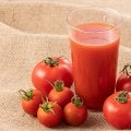 知られざる「トマトジュース」パワー！睡眠の質を高める驚きの効果とは？［医師監修］