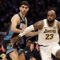 レブロン・ジェームズがシーズンとプレーオフの合計アシスト数でNBA歴代2位に