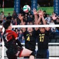 「攻めるバレー」東京・駿台学園が準決勝進出　日本航空をストレートで下す　春高バレー