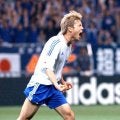 元サッカー日本代表がモデル妻と夫婦２ショット　０９年に結婚　「家族の恒例行事完了！」