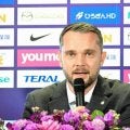 「攻撃的サッカーしたい」　サンフレッチェ広島のガウル新監督が会見