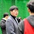 広島・新井監督　即戦力候補ルーキー７人の競争心あおった「どんどんガツガツ奪い取りに来るように」握手交わし「よろしく」