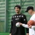 【日本ハム】菊地大稀が初訪問の鎌ケ谷で自主トレ　母校の先輩斎藤友貴哉と対面「心強い先輩」