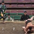 序二段力士が土俵上で“珍しい”振る舞い 年上力士への“敬意”に反響