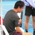 【全豪テニス】錦織圭、試合直前に欠場決断　サーブ練習中に「だめかな」　右肩を何度も押さえる仕草　　男子予選