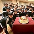 【高校サッカー】悲願初Ｖの神村学園、周囲の祝福ムード楽しむ　早朝のテレビ生出演の主将・中野「ありがたい」