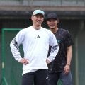 広島・中村奨「上本崇司さんの意思を引き継いで」自主トレ公開「秋山さんに負けじとグイグイいく」