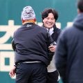 【阪神】新加入の伏見寅威「少しでも手助けできたら」再会した西勇輝へ共闘＆サポート誓う