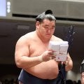 横綱豊昇龍「まあ、ふつう」４勝１敗にも淡々「見ながら、見ながら、相撲取った」若隆景に完勝
