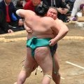 義ノ富士が３勝目　２日連続金星後に同居する十両・尊富士から受けた祝福とは「暗闇の中で…」