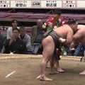 「初めて見たw」大相撲で“激レア”幕が登場 4分超えの大熱戦で館内ザワザワ「こんなことあるんや」