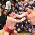阿炎、４年ぶりとなる初日からの６連勝！一方的な突き出しで朝紅龍を破る　