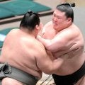 三段目・納谷、祖父で元横綱・大鵬の命日に３勝目　「これから仏壇に手を合わせるので、勝っていきたいと思っていた」