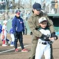 大分出身のホークス川瀬選手、国東で自主トレ　小中学生に野球教室