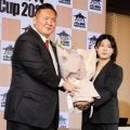 元横綱白鵬さん「白鵬杯」出場の女子慶大生世界王者とトーク「ゴールはオリンピック。日本から世界に発信したい」