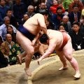 大の里が横綱昇進後初の３連敗＆ワーストタイの４敗目　昨年九州場所で痛めた左肩の影響か