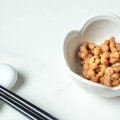 納豆は朝と夜どっちがいい？目的・悩み別おすすめの食べる時間【医師監修】