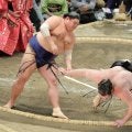 阿炎　獅司との２敗同士の対決を制す　首位を守り、２０２２年九州場所以来の優勝目指す