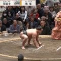 「対比がやばい」関取“最軽量”力士、160キロ超力士と対峙した一幕に驚きの声 「身長174あります？」予想以上の体格差際立つ