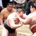 安青錦２敗対決制し単独トップ　師匠から譲受まわし、好調の流れで替える珍しさも「気にしない」