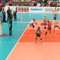 女子バレー、ミラクルな“変化”サーブが炸裂 ネットで軌道が変わるラッキーなエースに味方も大喜び
